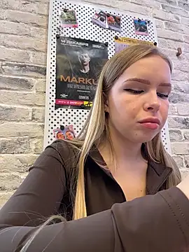 mur girl online show from 31, 10, 2025