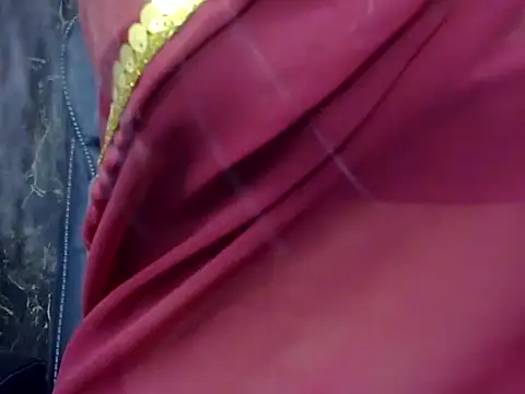 Snapshot of MAAYRA_09 chatting on 4, 3, 2025 MAAYRA 09 online show from 4, 3, 2025