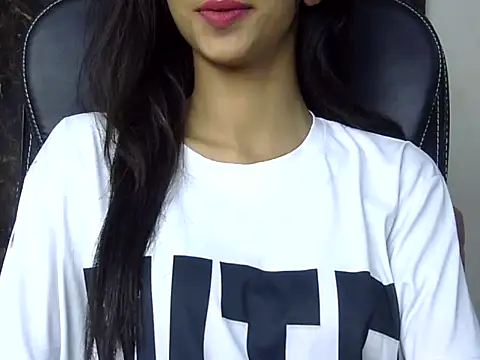 Snapshot of MAAYRA_09 chatting on 12, 3, 2025 MAAYRA 09 online show from 12, 3, 2025