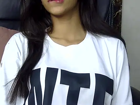 Snapshot of MAAYRA_09 chatting on 12, 3, 2025 MAAYRA 09 online show from 12, 3, 2025