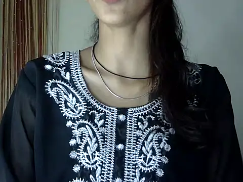 Snapshot of MAAYRA_09 chatting on 3, 10, 2025 MAAYRA 09 online show from 3, 10, 2025