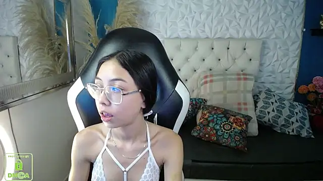 Snapshot of NathaliaSweet_11 chatting on 17, 12, 2025 NathaliaSweet 11 online show from 17, 12, 2025