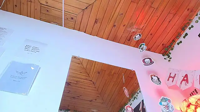 Snapshot of Naia_x chatting on 25, 10, 2025 Naia x online show from 25, 10, 2025