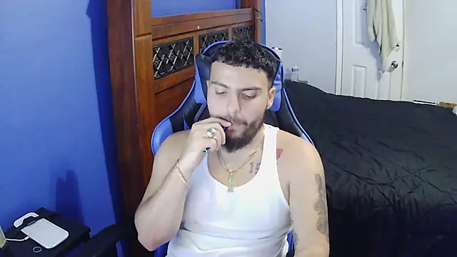 Snapshot of MasterKvn chatting on 12, 3, 2025 MasterKvn online show from 12, 3, 2025