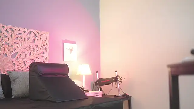 lupeebony online show from 10, 9, 2025