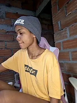 Snapshot of Luciia_cute chatting on 13, 9, 2025 Luciia cute online show from 13, 9, 2025