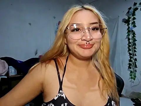 Snapshot of sadnessgyall chatting on 6, 1, 2025 sadnessgyall online show from 6, 1, 2025