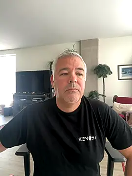 Snapshot of aarosteev2 chatting on 6, 10, 2025 aarosteev2 online show from 6, 10, 2025