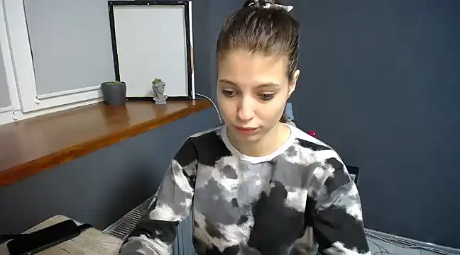 Snapshot of felicity_gold chatting on 1, 2, 2025 felicity gold online show from 1, 2, 2025