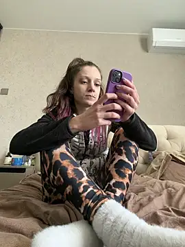 Kathleen Meow online show from 7, 5, 2026