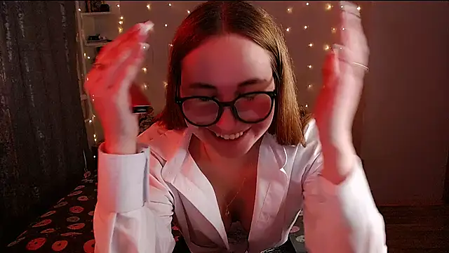 Snapshot of Miya_Mark chatting on 18, 12, 2024 Miya Mark online show from 18, 12, 2024