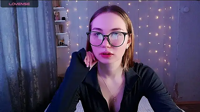 Snapshot of Miya_Mark chatting on 16, 2, 2025 Miya Mark online show from 16, 2, 2025