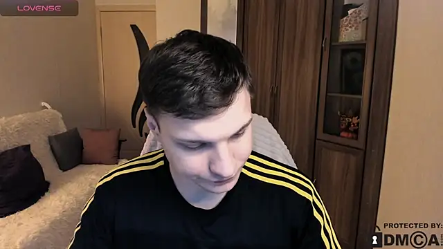 Snapshot of handsome_guy01 chatting on 10, 11, 2025 handsome guy01 online show from 10, 11, 2025