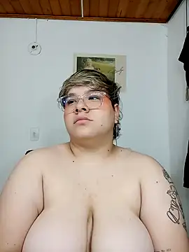 Snapshot of amalia_love chatting on 12, 1, 2025 amalia love online show from 12, 1, 2025