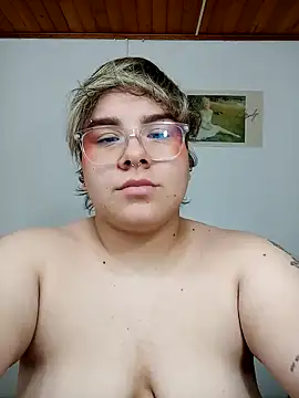 Snapshot of amalia_love chatting on 30, 1, 2025 amalia love online show from 30, 1, 2025