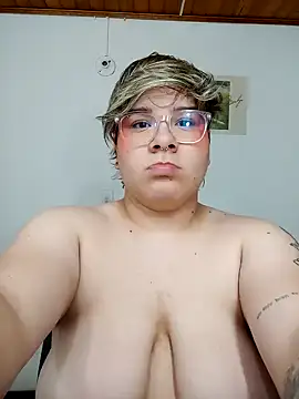 Snapshot of amalia_love chatting on 2, 2, 2025 amalia love online show from 2, 2, 2025