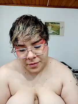 Snapshot of amalia_love chatting on 8, 3, 2025 amalia love online show from 8, 3, 2025