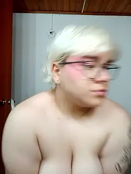 Snapshot of amalia_love chatting on 14, 9, 2025 amalia love online show from 14, 9, 2025