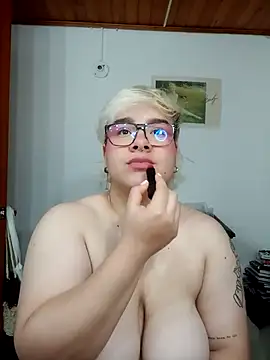 Snapshot of amalia_love chatting on 10, 10, 2025 amalia love online show from 10, 10, 2025