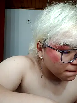 Snapshot of amalia_love chatting on 30, 10, 2025 amalia love online show from 30, 10, 2025