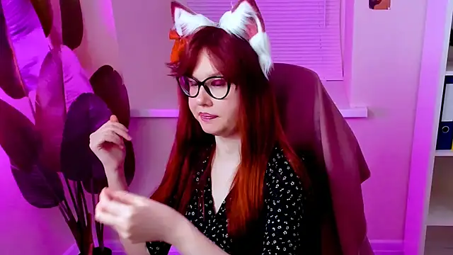 CarolGiggly online show from 12, 11, 2025