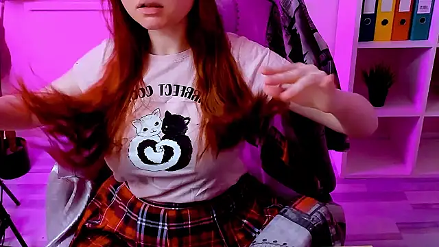 CarolGiggly online show from 4, 2, 2026