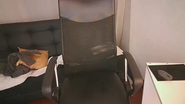 Snapshot of Aurora_ath chatting on 13, 12, 2024 Aurora ath online show from 13, 12, 2024