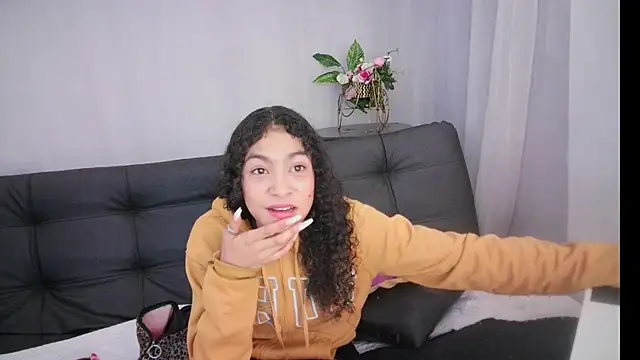 Snapshot of Aurora_ath chatting on 11, 1, 2025 Aurora ath online show from 11, 1, 2025