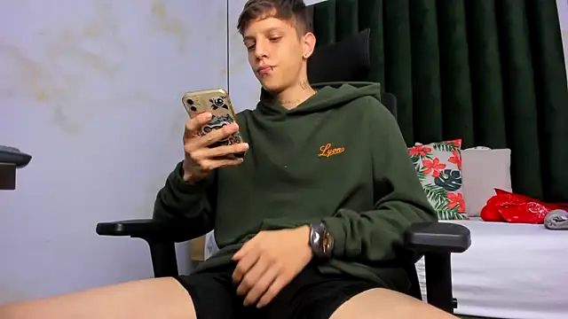 Snapshot of Adam_hard_ chatting on 5, 3, 2025 Adam hard online show from 5, 3, 2025