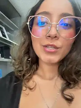 Snapshot of Kay_LustyWife chatting on 17, 12, 2025 Kay LustyWife online show from 17, 12, 2025