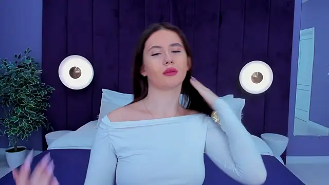 milaleoneli online show from 1, 2, 2025