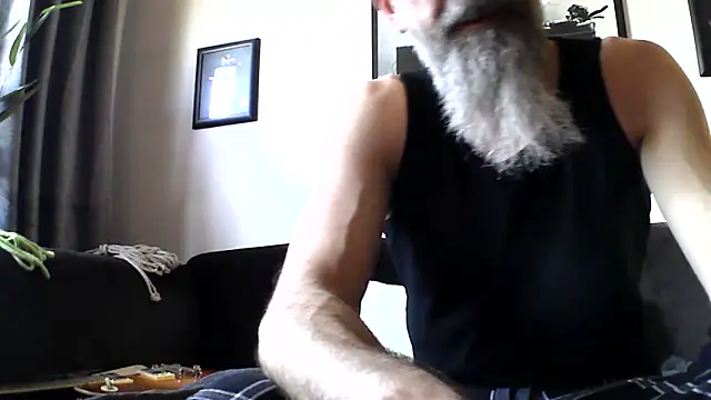 Snapshot of Kingsscepter chatting on 1, 2, 2025 Kingsscepter online show from 1, 2, 2025