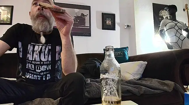 Snapshot of Kingsscepter chatting on 6, 2, 2025 Kingsscepter online show from 6, 2, 2025