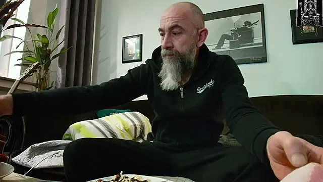 Snapshot of Kingsscepter chatting on 24, 2, 2025 Kingsscepter online show from 24, 2, 2025