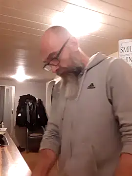 Snapshot of Kingsscepter chatting on 4, 3, 2025 Kingsscepter online show from 4, 3, 2025