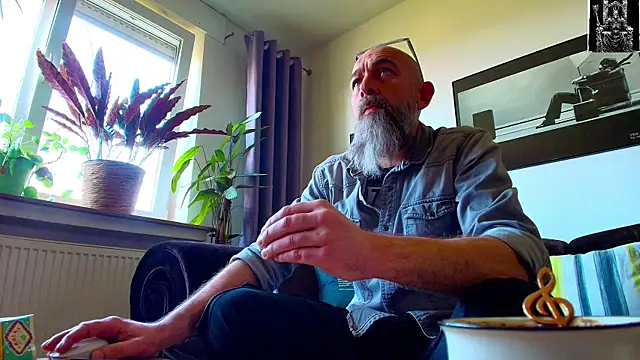 Snapshot of Kingsscepter chatting on 9, 3, 2025 Kingsscepter online show from 9, 3, 2025