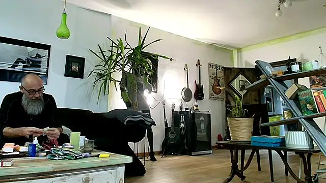 Snapshot of Kingsscepter chatting on 6, 10, 2025 Kingsscepter online show from 6, 10, 2025