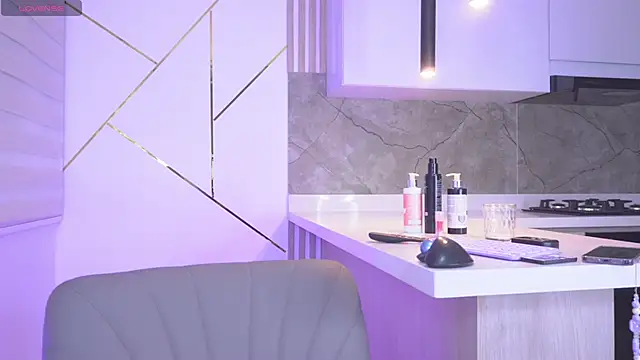 Snapshot of b3llaspringg chatting on 12, 1, 2025 b3llaspringg online show from 12, 1, 2025