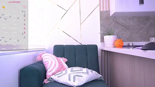 Snapshot of b3llaspringg chatting on 31, 10, 2025 b3llaspringg online show from 31, 10, 2025