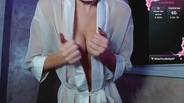 Snapshot of Domiiiniiicana chatting on 10, 9, 2025 Domiiiniiicana online show from 10, 9, 2025