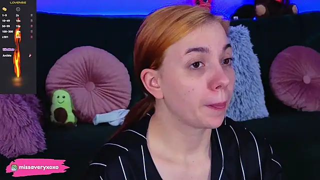 AveryWillow online show from 7, 4, 2026