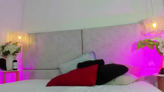 naomiii   online show from 25, 3, 2026