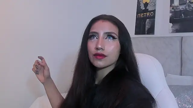 naomiii   online show from 10, 6, 2026