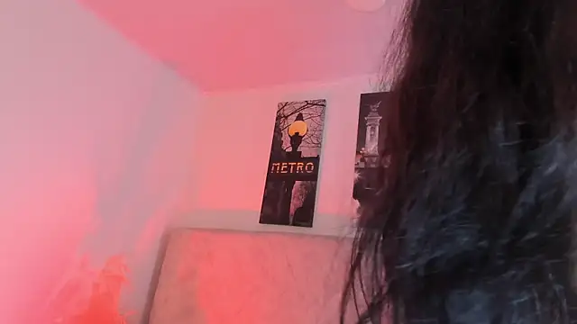 naomiii   online show from 12, 6, 2026