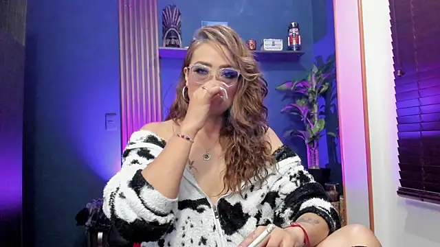 Snapshot of AdeleMourfg chatting on 6, 6, 2026 AdeleMourfg online show from 6, 6, 2026