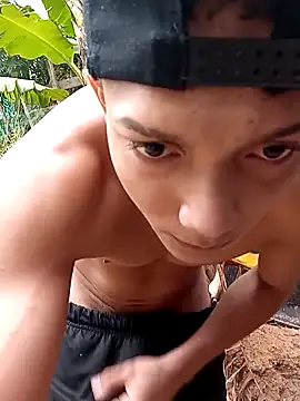 Snapshot of tayson_ chatting on 4, 3, 2025 tayson online show from 4, 3, 2025