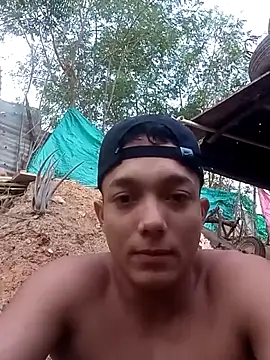 Snapshot of tayson_ chatting on 9, 10, 2025 tayson online show from 9, 10, 2025