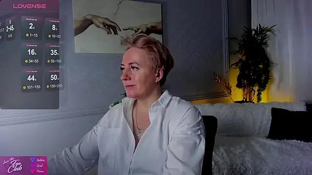 Snapshot of Nika_Smit chatting on 20, 12, 2024 Nika Smit online show from 20, 12, 2024