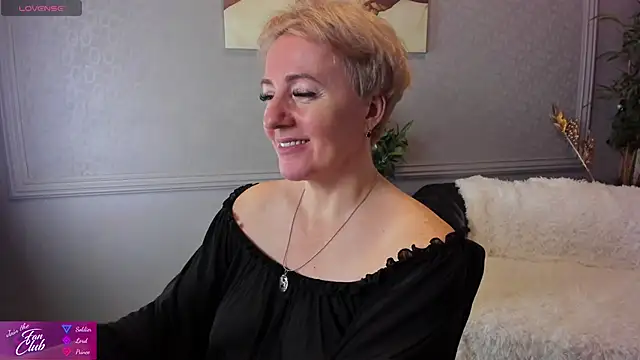 Snapshot of Nika_Smit chatting on 22, 12, 2024 Nika Smit online show from 22, 12, 2024