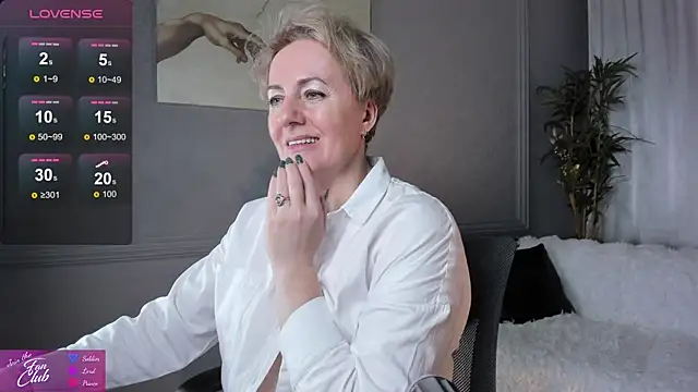 Snapshot of Nika_Smit chatting on 1, 2, 2025 Nika Smit online show from 1, 2, 2025